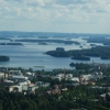 [ nádherná finská jezera v okolí Kuopia,  pohled na centrum města]